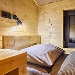 Luxe Timber & Relaxing Bath By Interhome