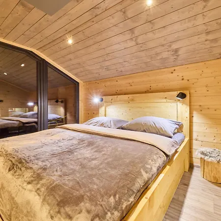 בקתה Luxe Timber & Relaxing Bath By Interhome מלאדה בוקי