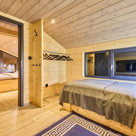 Luxe Timber & Relaxing Bath By Interhome *