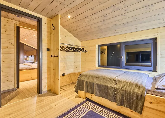 Luxe Timber & Relaxing Bath By Interhome *