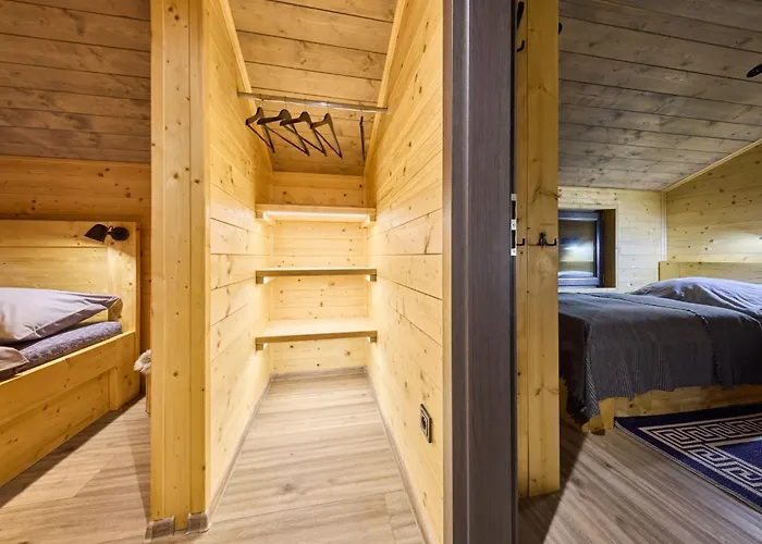 Luxe Timber & Relaxing Bath By Interhome