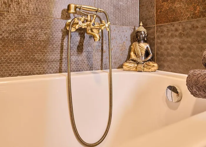 Chalet Luxe Timber & Relaxing Bath By Interhome *